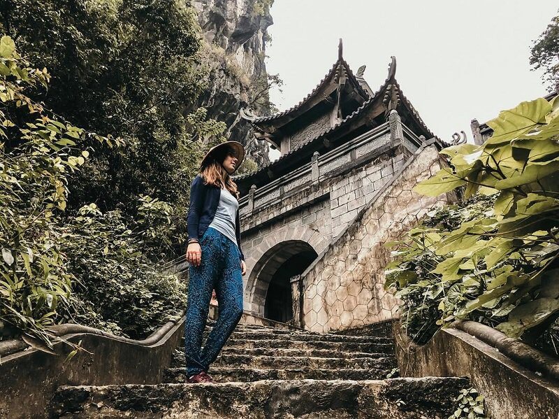 bac-thang-dong-am-tien