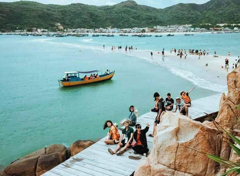 don-san-bay-hon-kho-eo-gio