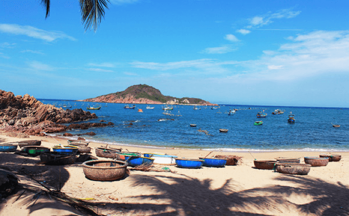 bai-xep-quy-nhon-noi-bat-voi-bo-bien-xanh